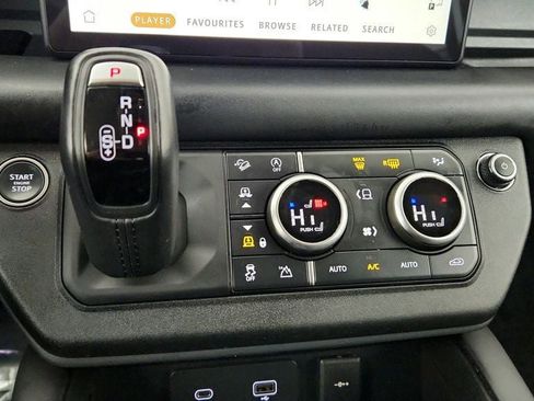 Used 2024 Land Rover Defender 110 X-Dynamic SE image 17