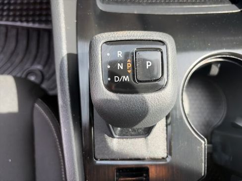 Used 2024 Nissan Rogue S AWD/4WD image 33