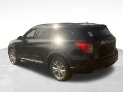 Certified 2023 Ford Explorer XLT w/ Equipment Group 202A AWD/4WD image 8