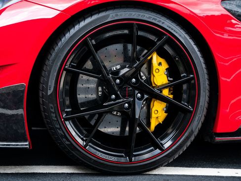 Used 2020 Ferrari 812 Superfast RWD image 31
