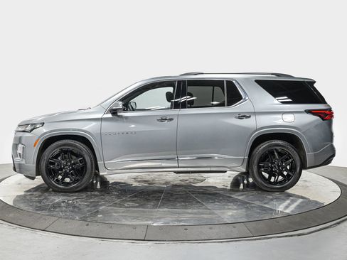 Used 2023 Chevrolet Traverse Premier image 2