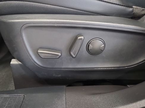 Used 2025 Ford Escape ST-Line Select AWD/4WD image 17