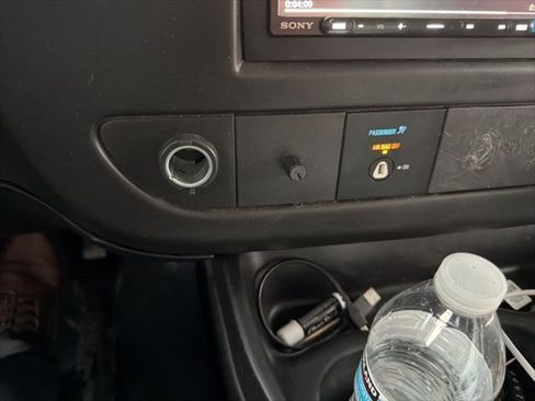 Used 2017 Chevrolet Express 3500 image 17