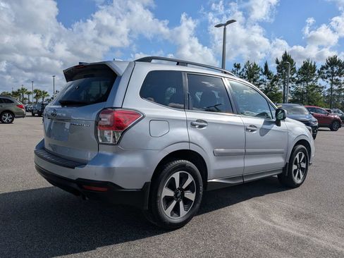 Used 2018 Subaru Forester 2.5i Limited AWD/4WD image 4