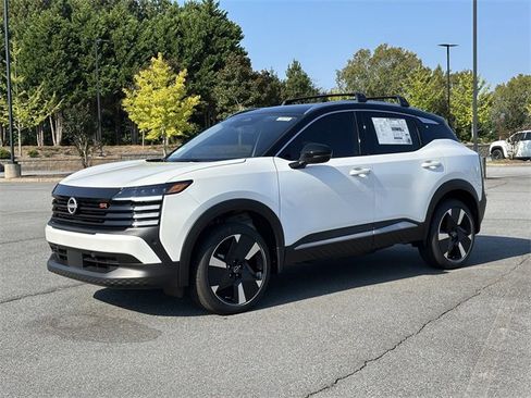 New 2026 Nissan Kicks SR image 3