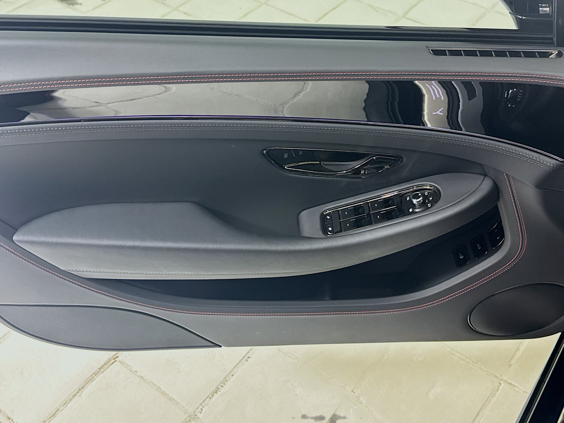 Used 2025 Bentley Continental GT AWD/4WD image 16