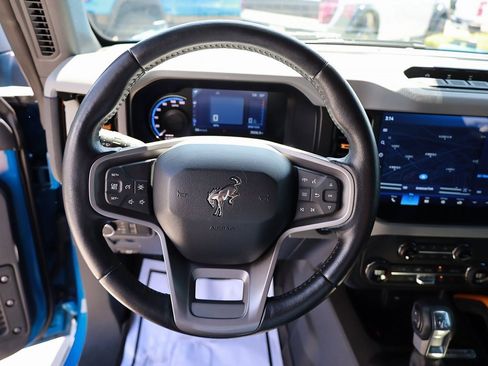 Used 2021 Ford Bronco Badlands image 13