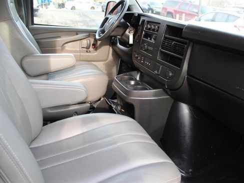 Used 2022 Chevrolet Express 2500 w/ Driver Convenience Package image 18