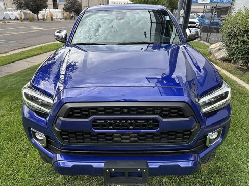 Used 2022 Toyota Tacoma Limited AWD/4WD image 14