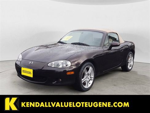 Used 2004 MAZDA MX-5 Miata LS image 1