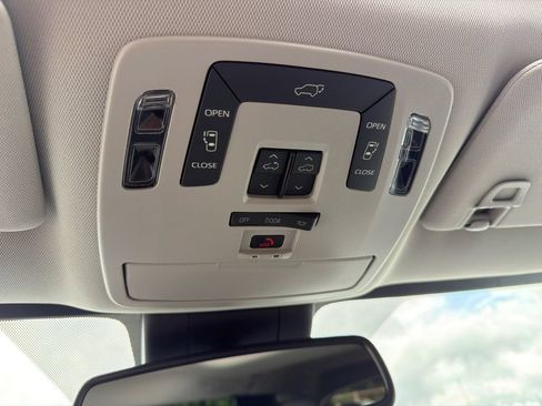 New 2026 Toyota Sienna XLE FWD image 32
