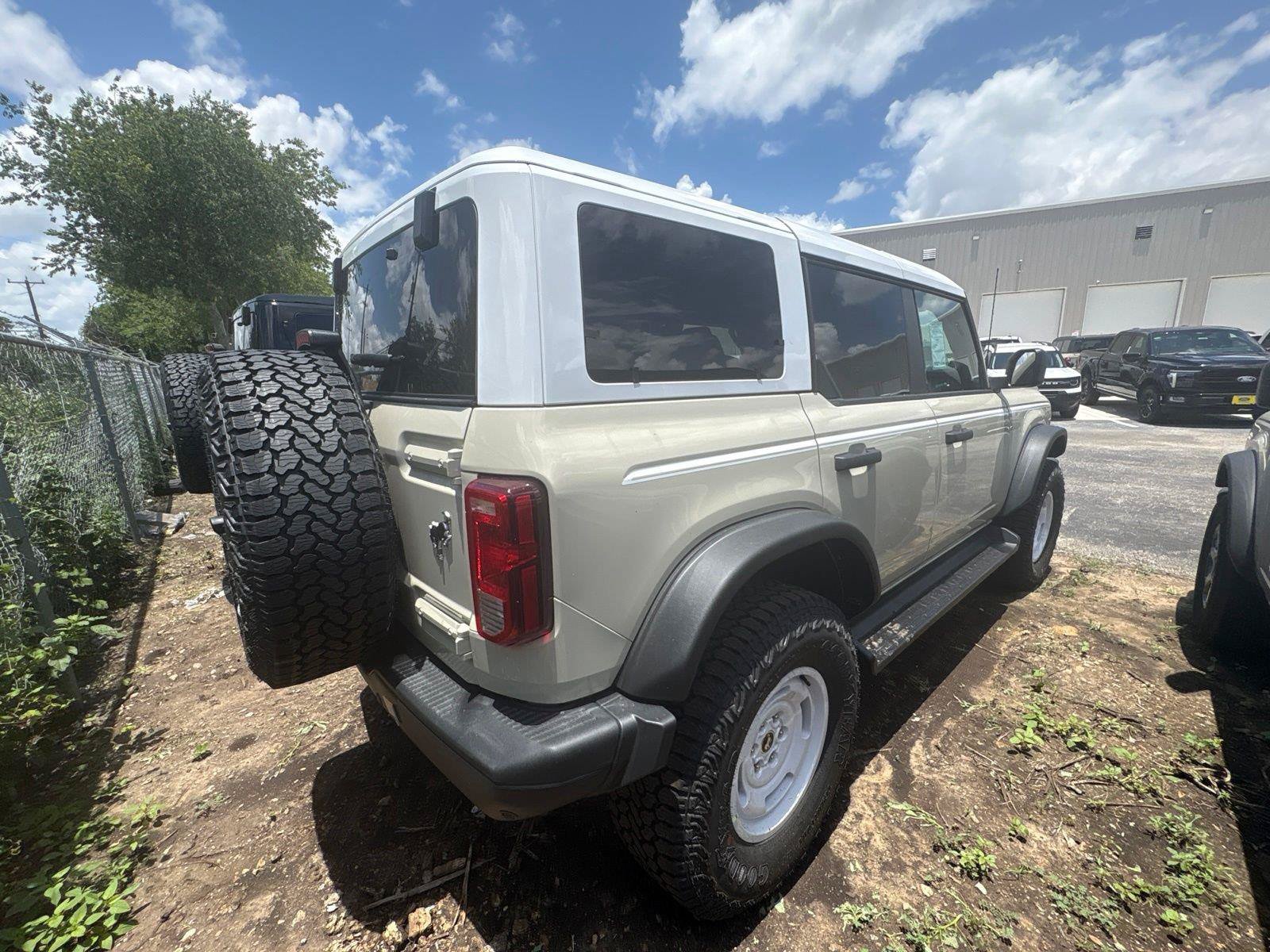 New 2026 Ford Bronco Heritage Edition AWD/4WD image 3
