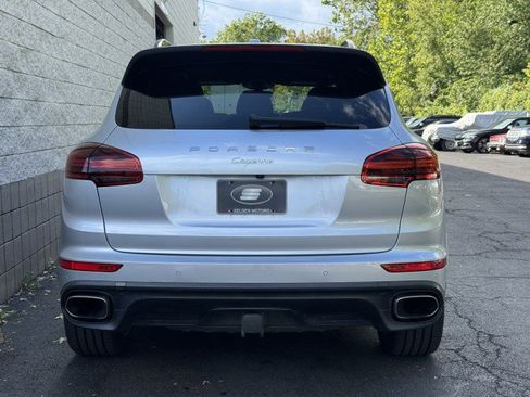 Used 2018 Porsche Cayenne Platinum Edition w/ Premium Package Plus AWD/4WD image 15