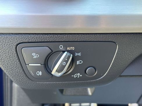 Used 2019 Audi SQ5 Premium image 22