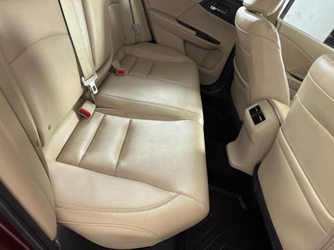 Used 2015 Honda Accord Touring image 19