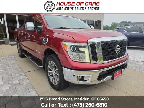 Used 2017 Nissan Titan SL w/ SL Towing Convenience Package AWD/4WD image 2