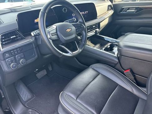 Used 2025 Chevrolet Tahoe Premier AWD/4WD image 9