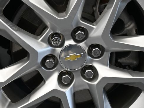 Used 2022 Chevrolet Traverse LS image 41