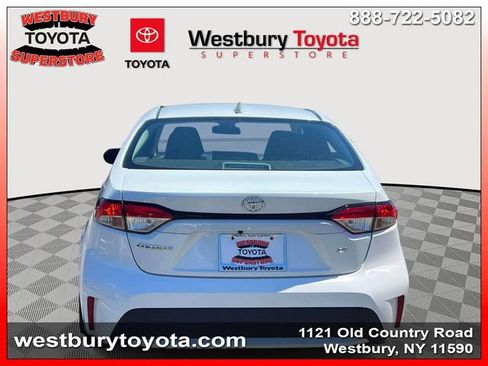 Used 2022 Toyota Corolla LE FWD image 7