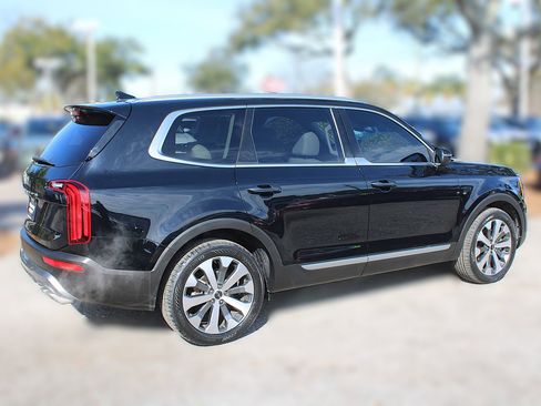 Certified 2022 Kia Telluride S image 6