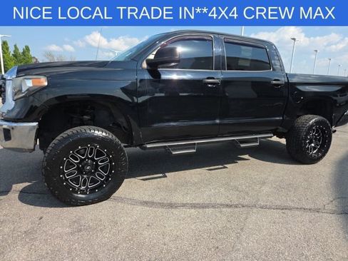 Used 2019 Toyota Tundra SR5 w/ Convenience Package AWD/4WD image 9