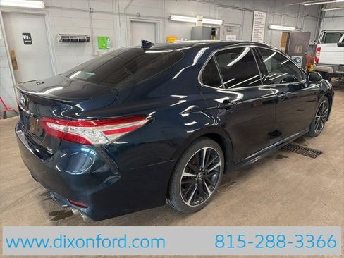 Used 2020 Toyota Camry XSE image 5