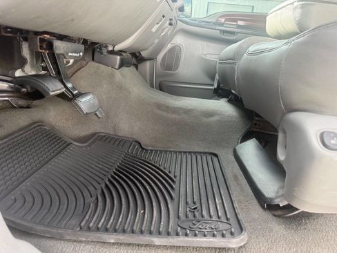 Used 2006 Ford F350 Lariat image 52