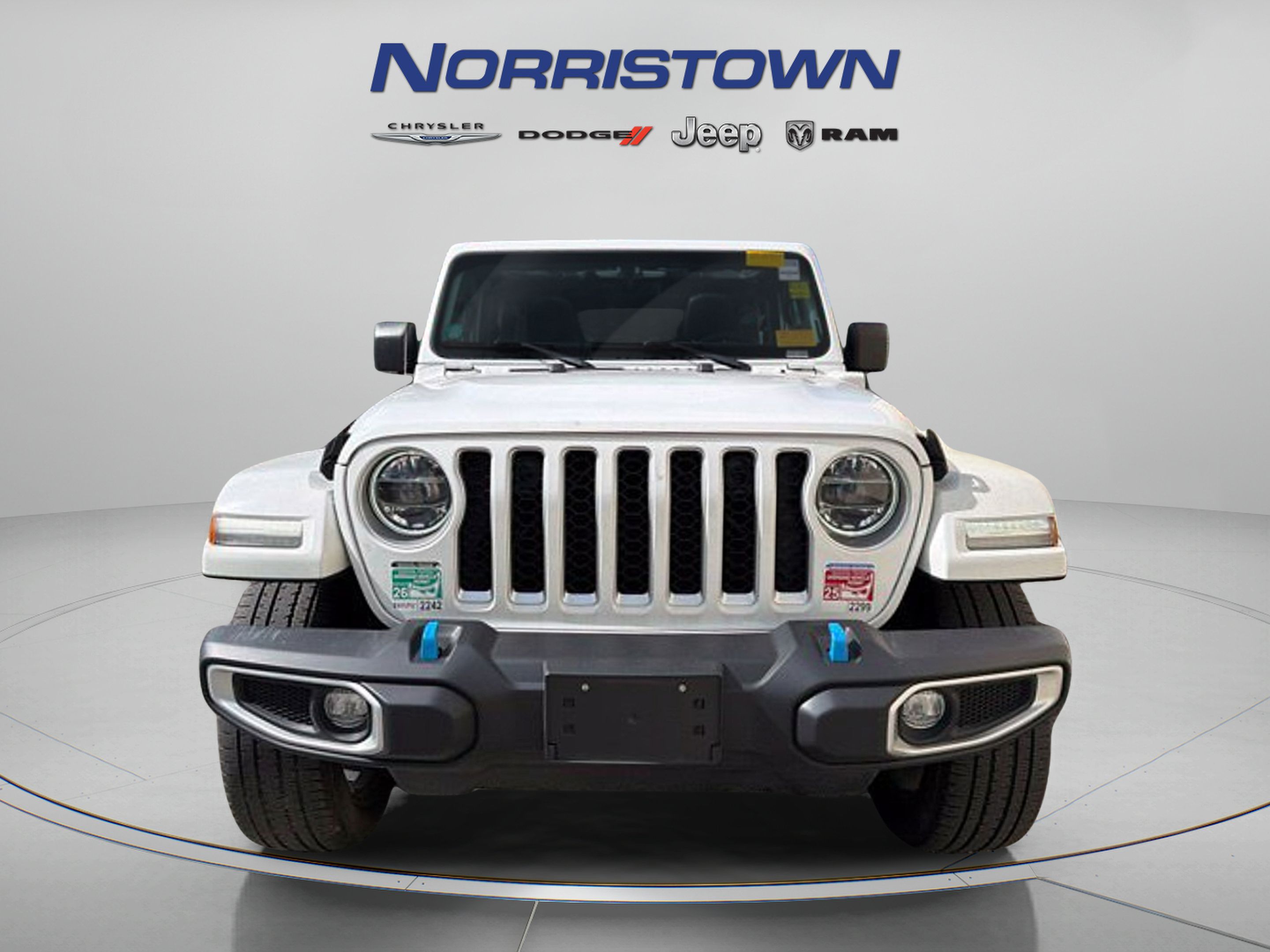 Used 2022 Jeep Wrangler Unlimited Sahara w/ Cold Weather Group AWD/4WD image 2