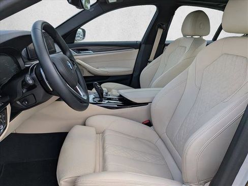 Used 2023 BMW 530e 530e w/ Convenience Package image 11