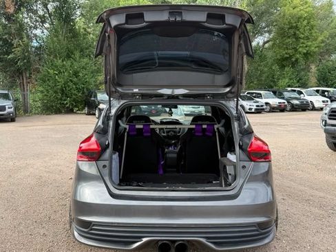 Used 2018 Ford Focus ST w/ Equipment Group 401A FWD image 17