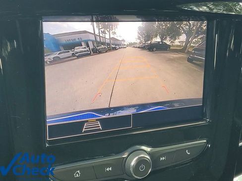 Used 2023 Chevrolet Traverse LT FWD image 26