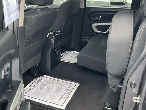 Used 2017 Nissan Titan SV image 45