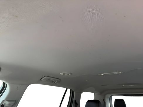 Used 2020 GMC Acadia SLT FWD image 29