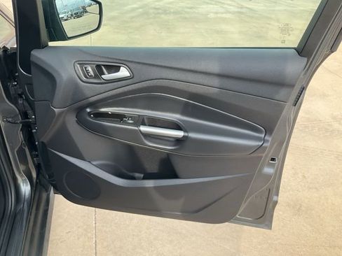 Used 2017 Ford C-MAX SE image 32