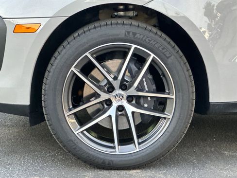 New 2026 Porsche Macan image 31