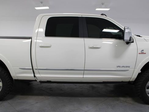 Used 2024 RAM 2500 Limited image 11