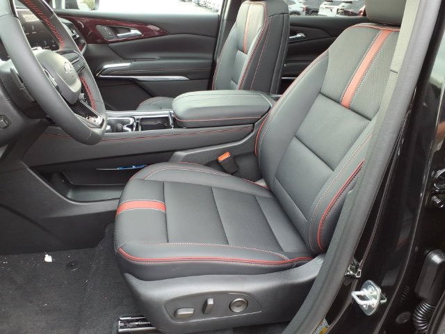 New 2027 Chevrolet Traverse RS w/ LPO, Floor Liner Package AWD/4WD image 6