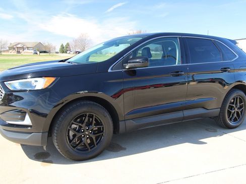 Used 2024 Ford Edge SEL image 16