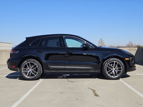 Certified 2026 Porsche Macan image 9