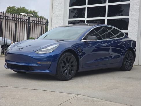Used 2020 Tesla Model 3 Standard Range Plus RWD image 9
