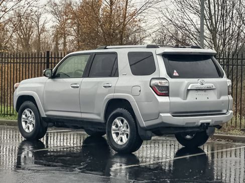 Used 2024 Toyota 4Runner SR5 image 6