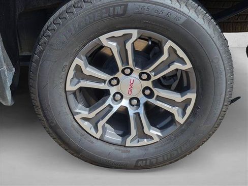 Used 2026 GMC Sierra 1500 SLT AWD/4WD image 9