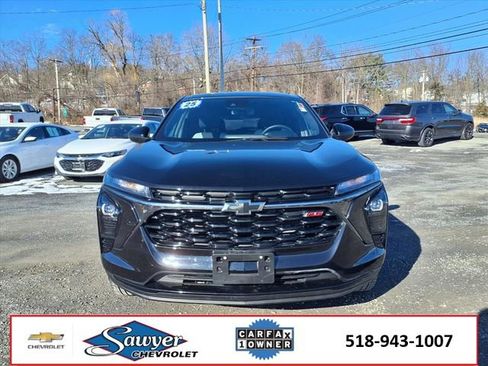 Certified 2025 Chevrolet Trax RS image 2