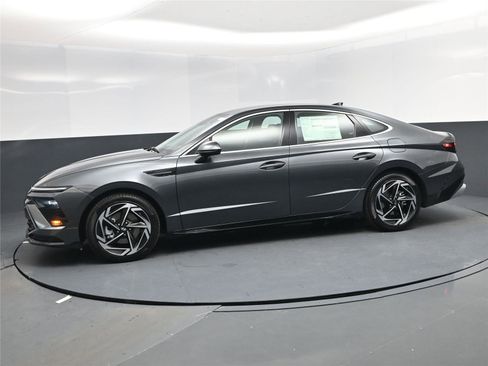 New 2026 Hyundai Sonata SEL image 3