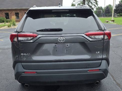 Used 2020 Toyota RAV4 LE w/ Carpet Mat Package FWD image 4