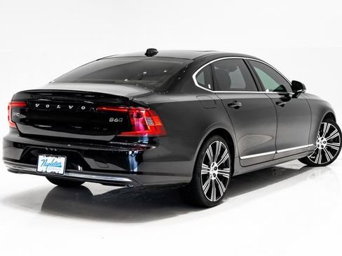 Used 2023 Volvo S90 B6 Plus AWD/4WD image 34