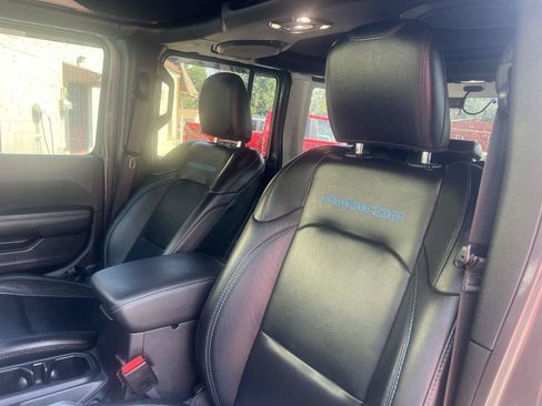 Used 2021 Jeep Wrangler Unlimited Rubicon 4xe w/ Cold Weather Group AWD/4WD image 15
