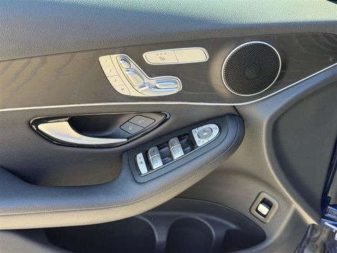 Used 2018 Mercedes-Benz GLC 300 4MATIC image 33