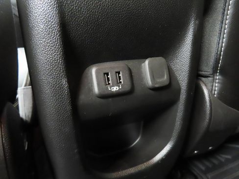 Used 2021 GMC Canyon Denali image 11