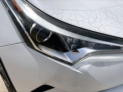 Used 2018 Toyota C-HR XLE image 27